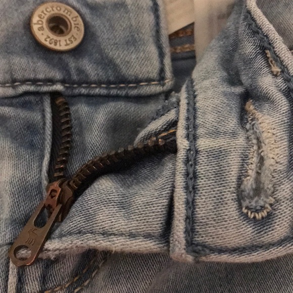 Abercrombie KIDS light wash skinny jean leggings - Picture 7 of 7